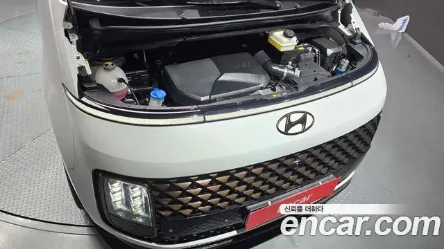 Hyundai Staria 2023 — Photo 19/20