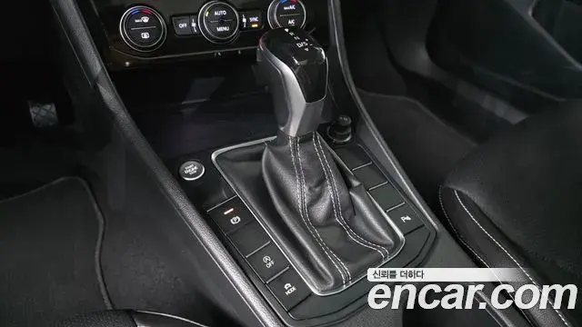Volkswagen Jetta 2022 — Photo 3/32