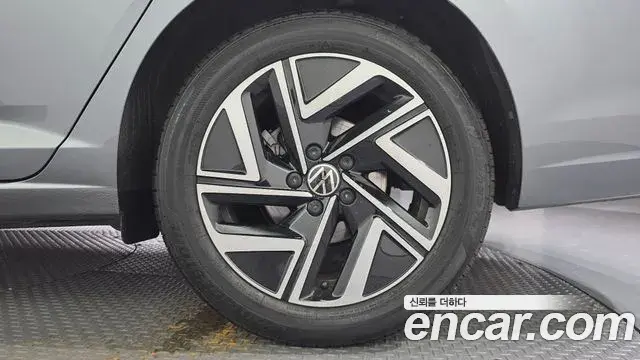 Volkswagen Jetta 2022 — Photo 29/32