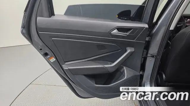 Volkswagen Jetta 2022 — Photo 32/32