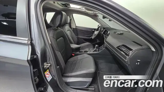 Volkswagen Jetta 2022 — Photo 25/32