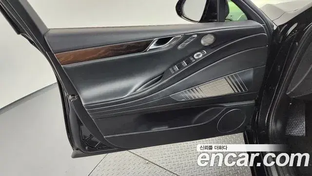 Genesis G80 2021 — ფოტო 33/40