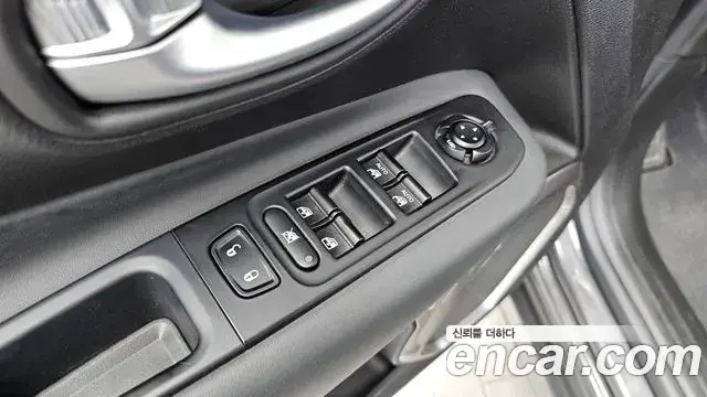 Jeep Renegade 2021 — Photo 20/32