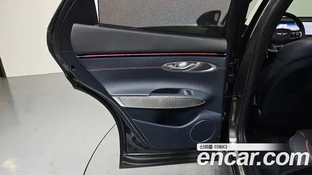 Genesis GV70 2024 — Photo 23/32