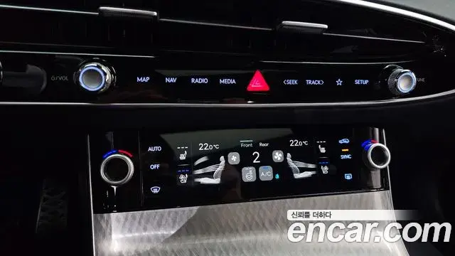 Genesis GV70 2024 — Photo 20/32
