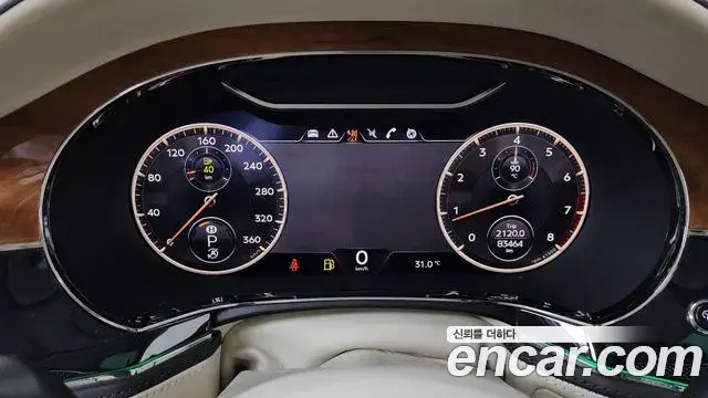 Bentley Flying Spur 2022 — ფოტო 38/38