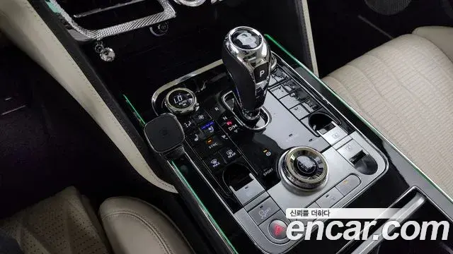 Bentley Flying Spur 2022 — ფოტო 21/38