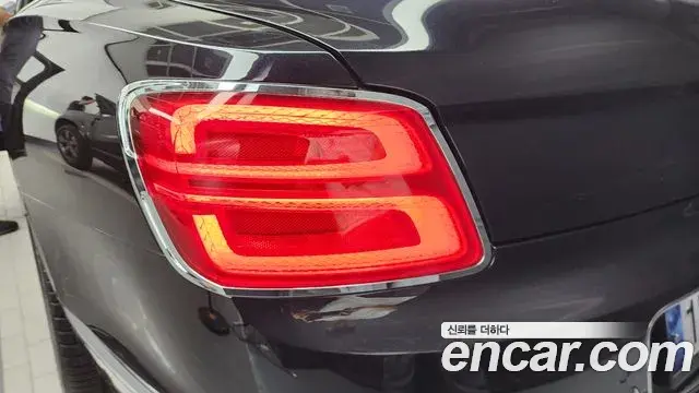 Bentley Flying Spur 2022 — ფოტო 30/38