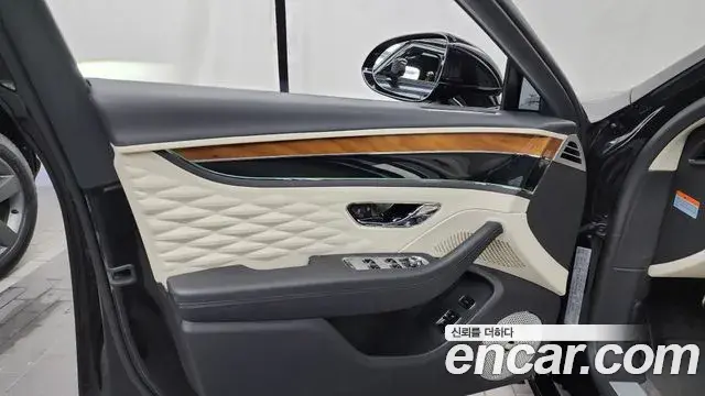 Bentley Flying Spur 2022 — ფოტო 8/38