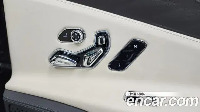Bentley Flying Spur 2022 — ფოტო 11/38
