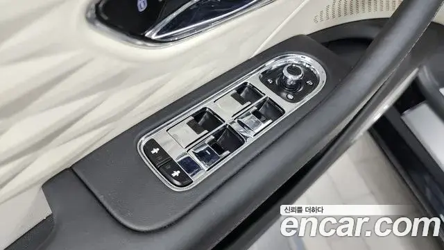 Bentley Flying Spur 2022 — ფოტო 18/38