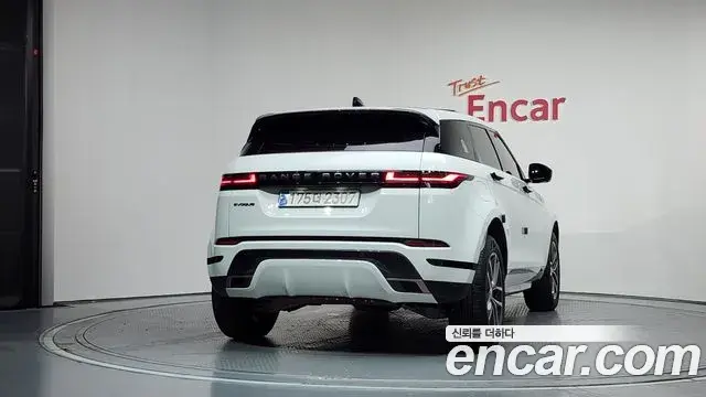 Land Rover Range Rover Evoque 2024 — Photo 9/20