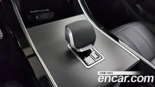 Land Rover Range Rover Evoque 2024 — Photo 1/20