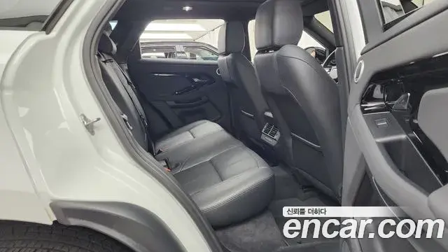 Land Rover Range Rover Evoque 2024 — Photo 17/20