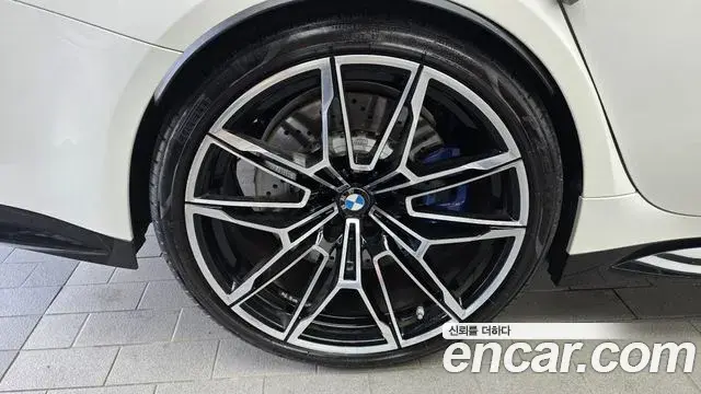 BMW M3 2023 — Photo 9/32