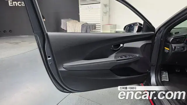Hyundai Veloster 2019 — ფოტო 8/32