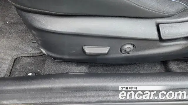 Hyundai Veloster 2019 — ფოტო 4/32