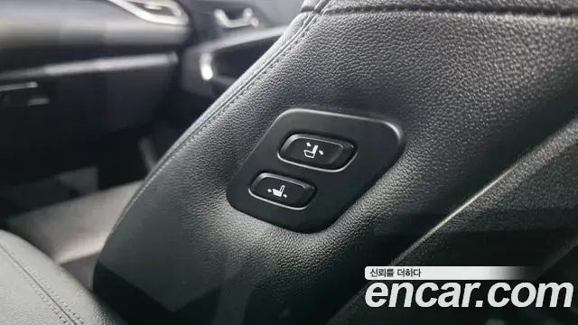 Genesis G70 2018 — Photo 6/30