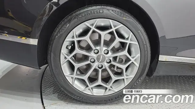 Genesis G80 2022 — Photo 16/32