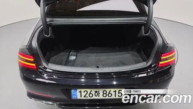 Genesis G80 2022 — Photo 15/32