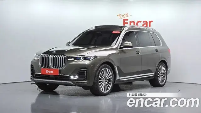 BMW X7 2022 — Şəkil 12/31