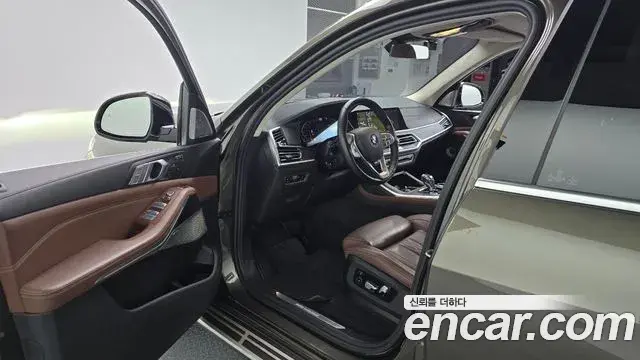 BMW X7 2022 — Şəkil 14/31