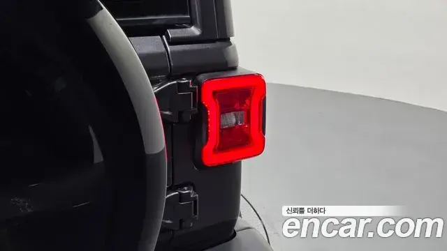 Jeep Wrangler 2019 — Photo 7/34