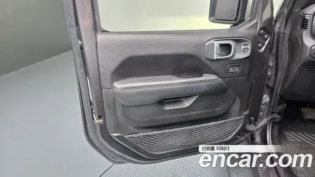Jeep Wrangler 2019 — Photo 6/34