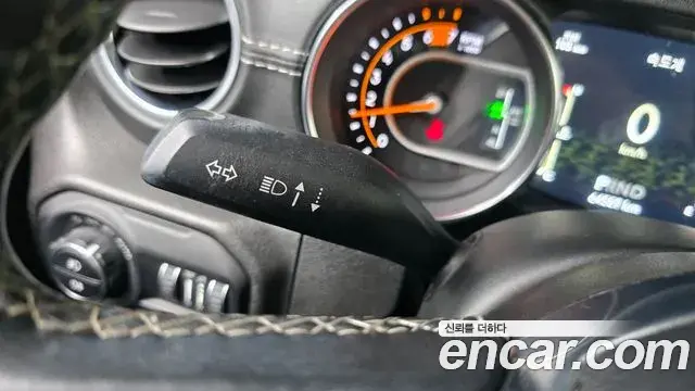 Jeep Wrangler 2019 — Photo 16/34