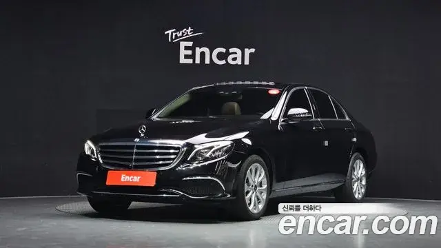 Mercedes-Benz E-Class 2018 — Фото 1/20
