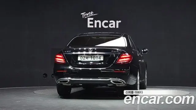 Mercedes-Benz E-Class 2018 — Фото 4/20