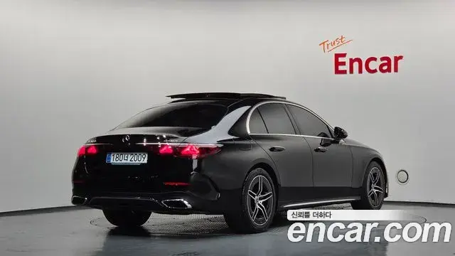 Mercedes-Benz E-Class 2025 — Фото 1/20