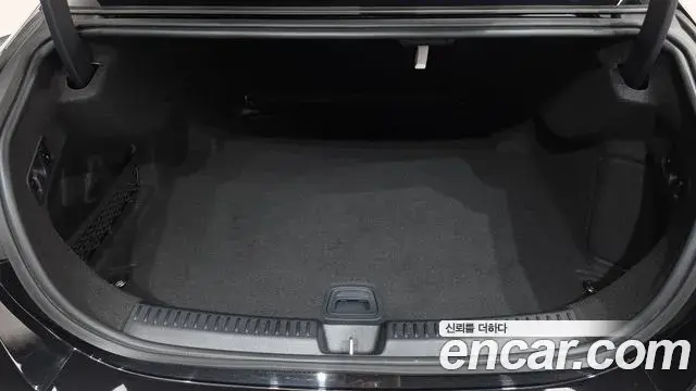 Mercedes-Benz E-Class 2025 — Фото 19/20