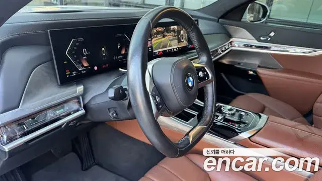 BMW 7 Series 2023 — Photo 9/20