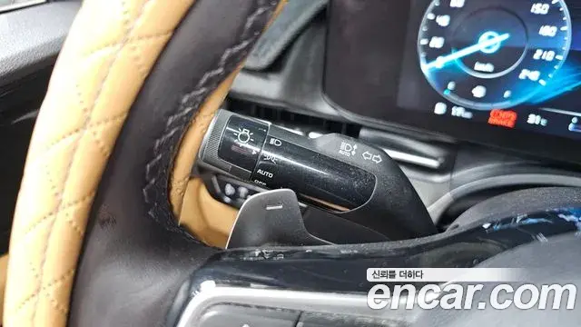 Kia Carnival 2022 — Photo 17/20
