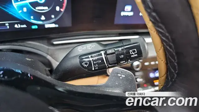 Kia Carnival 2022 — Photo 18/20