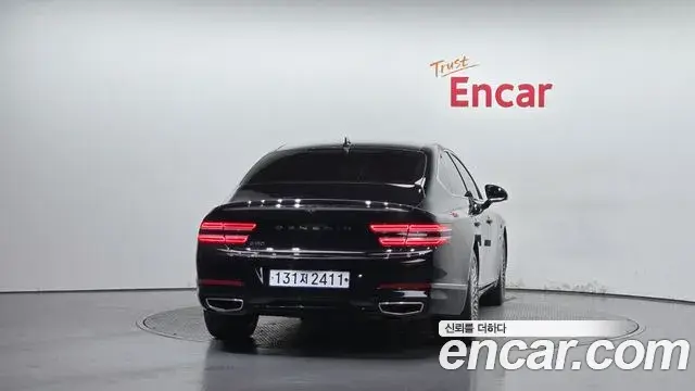 Genesis Electrified G80 2022 — Photo 4/20