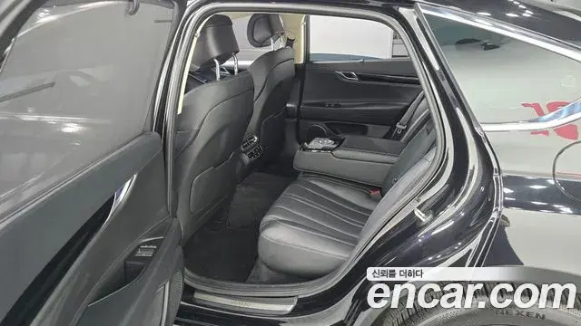 Genesis Electrified G80 2022 — Photo 11/20