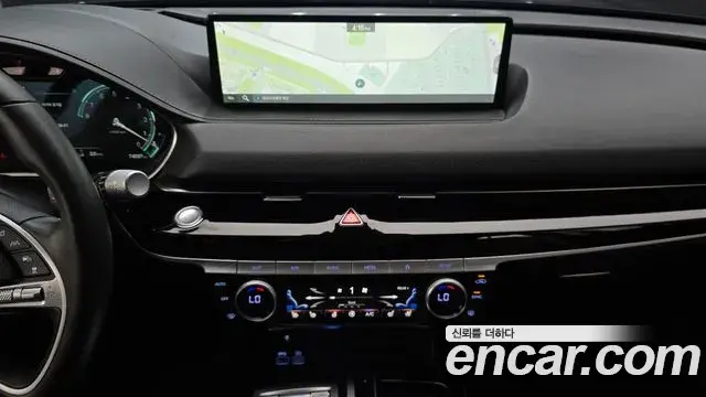 Genesis Electrified G80 2022 — Photo 12/20