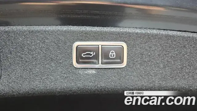 Genesis Electrified G80 2022 — Photo 15/20