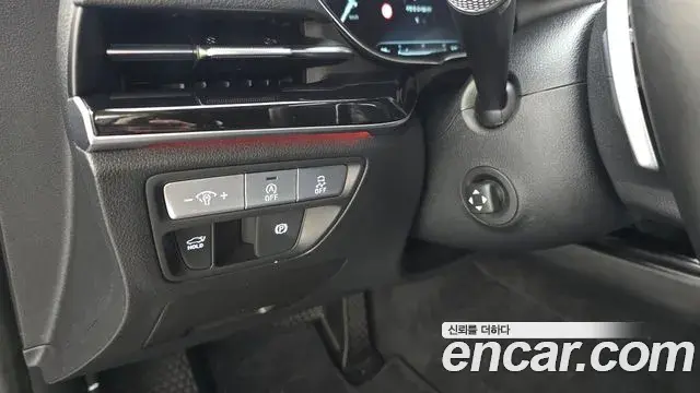 Genesis Electrified G80 2022 — Photo 18/20