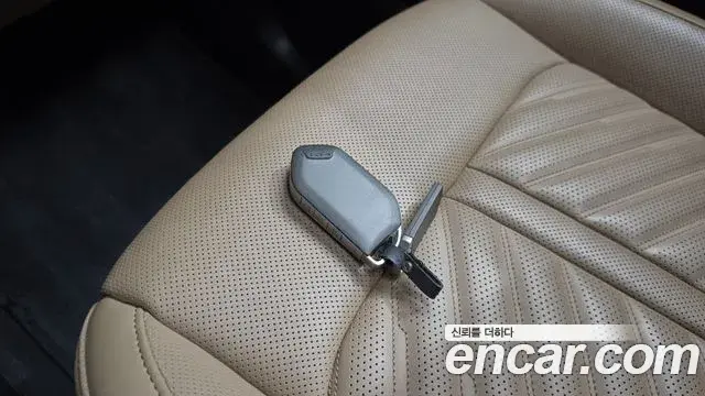 Kia Sorento 2023 — ფოტო 16/34