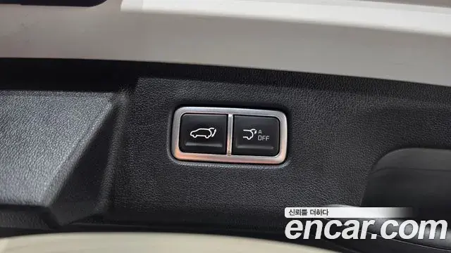 Kia Sorento 2023 — ფოტო 13/34
