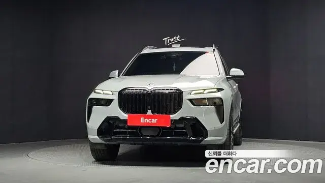 BMW X7 2024 — Photo 35/44