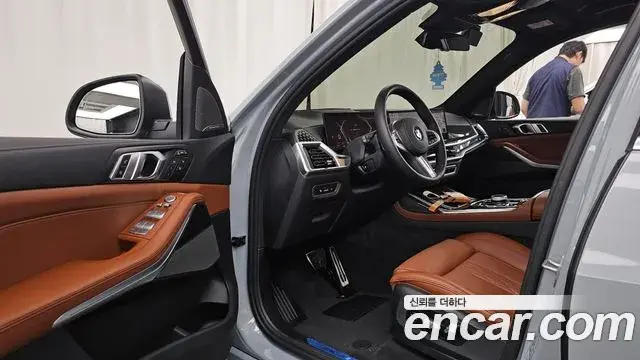 BMW X7 2024 — Photo 12/44