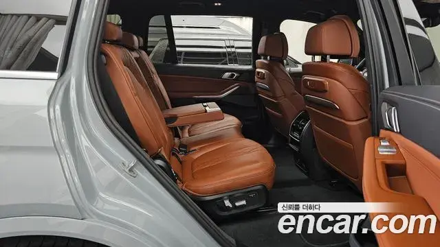 BMW X7 2024 — Photo 8/44