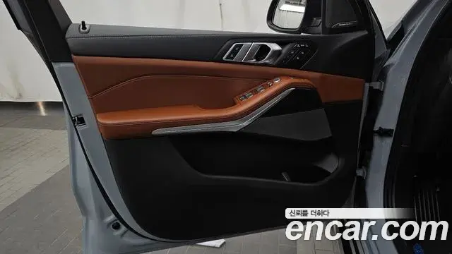 BMW X7 2024 — Photo 10/44