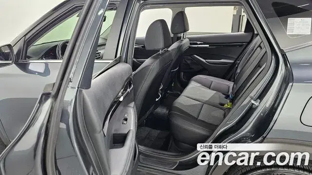 Kia Seltos 2022 — Şəkil 27/30