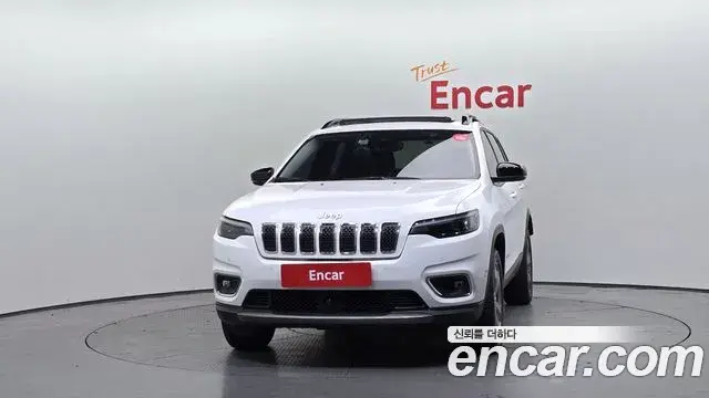 Jeep Cherokee 2022 — ფოტო 16/20
