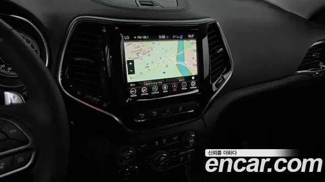 Jeep Cherokee 2022 — ფოტო 4/20